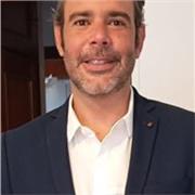 Profesor de Português nativo com 10 anos de experiência. Licenciada en Psicología con especialización y MBA.